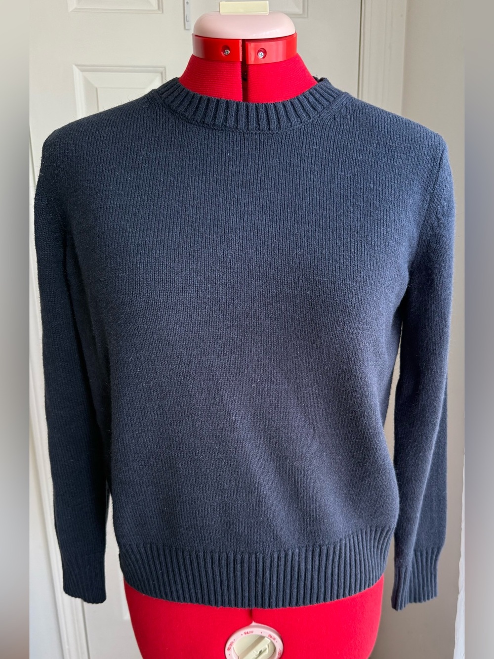Banana Republic Women’s Crewneck Sweater; Navy Blue